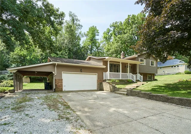 Photo 2 of Single family home for sale at 792 Jolson Ave, Coventry Township, OH 44319 | MLS# 5231566 | Listing updated on 2026-08-28