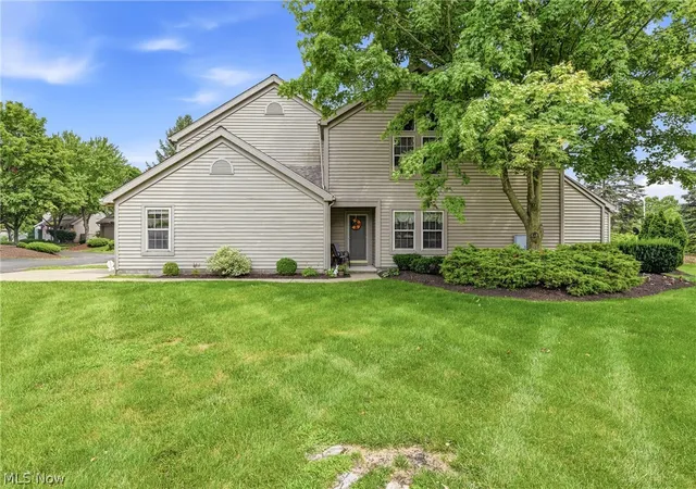 Photo 1 of Condo for sale at 211 S Aspen Ct #3, Warren, OH 44484 | MLS# 5232037 | Listing updated on 2026-09-15