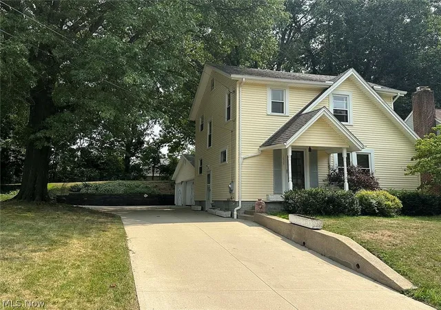 2nd image of 1628 17th St Nw, Canton, OH 44703 | MLS# 5232014