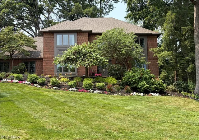 1st image of 4063 Dunoon Cir Nw, Canton, OH 44718 | MLS# 5232031