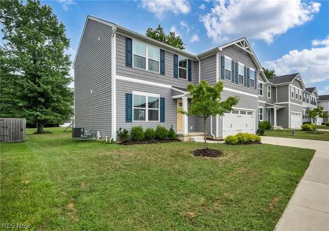 Photo 2 of Single family home for sale at 4660 Erhart Dr, Lorain, OH 44053 | MLS# 5231619 | Listing updated on 2026-09-01