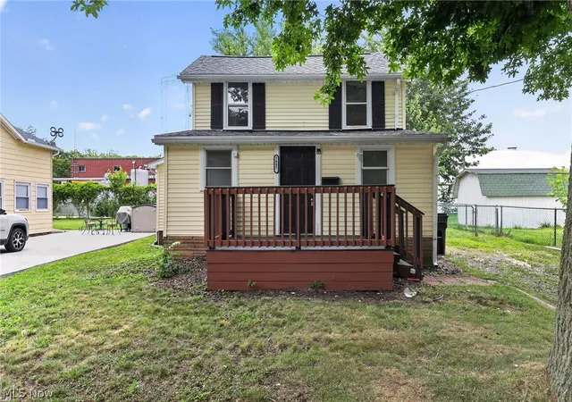 1st image of 5605 Chagrin Dr, Mentor On The Lake, OH 44060 | MLS# 5230735