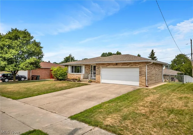 Photo 3 of Sale Pending at 1500 Winchester Dr, Cleveland, OH 44134 | MLS# 5231759 | Listing updated on 2026-08-03