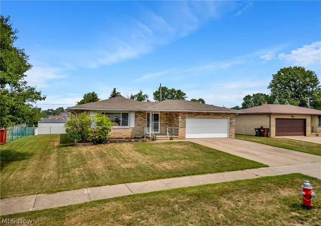 Photo 4 of Sale Pending at 1500 Winchester Dr, Cleveland, OH 44134 | MLS# 5231759 | Listing updated on 2026-08-03