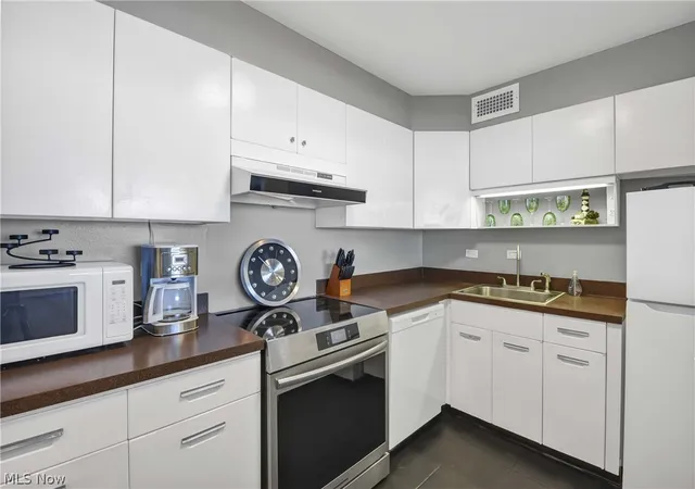 image of 12700 Lake Ave #2603, Lakewood, OH 44107 | MLS# 5232105