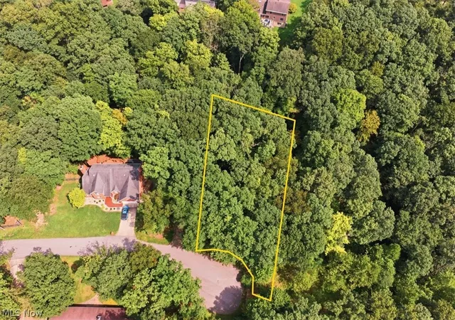 Photo 2 of Land for sale at 0 Crestwood Ct, Belpre, OH 45714 | MLS# 5232110 | Listing updated on 2026-08-18