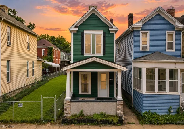 1st image of 4254 Harrison St, Bellaire, OH 43906 | MLS# 5232130