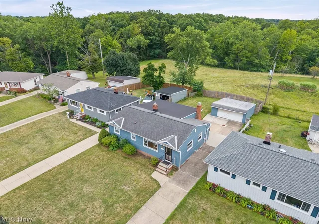 4th image of 260 Deborah Ln, Bedford, OH 44146 | MLS# 5231547