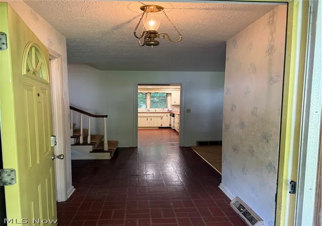 2nd image of 3791 Butterfield Dr, Green, OH 44319 | MLS# 5217560