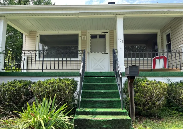 2nd image of 103 Park St, St Clairsville, OH 43950 | MLS# 5232149