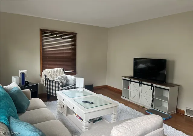 4th image of 103 Park St, St Clairsville, OH 43950 | MLS# 5232149