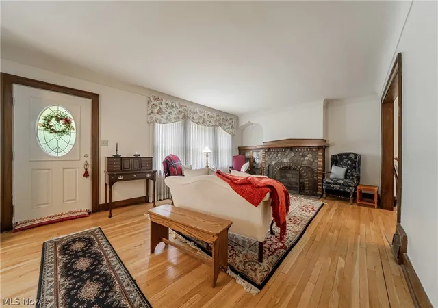 Photo 3 of Sale Pending at 11008 Edgepark Dr, Cleveland, OH 44125 | MLS# 5231497 | Listing updated on 2026-08-28