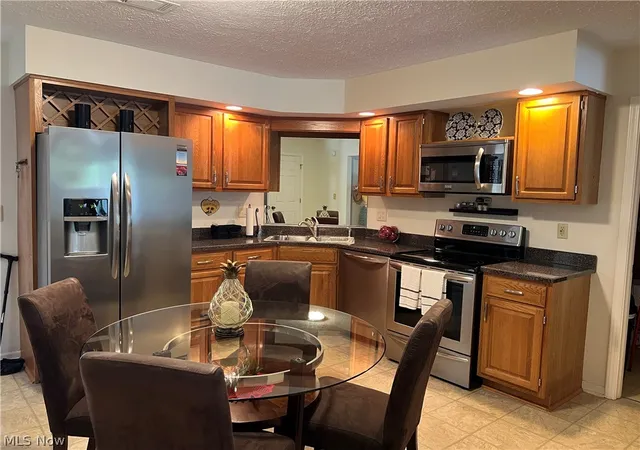 2nd image of 403 Rivers Edge Dr, Huron, OH 44839 | MLS# 5230057