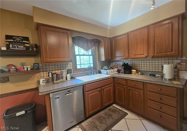 2nd image of 11709 Pinewood Trl, Chesterland, OH 44026 | MLS# 5232154