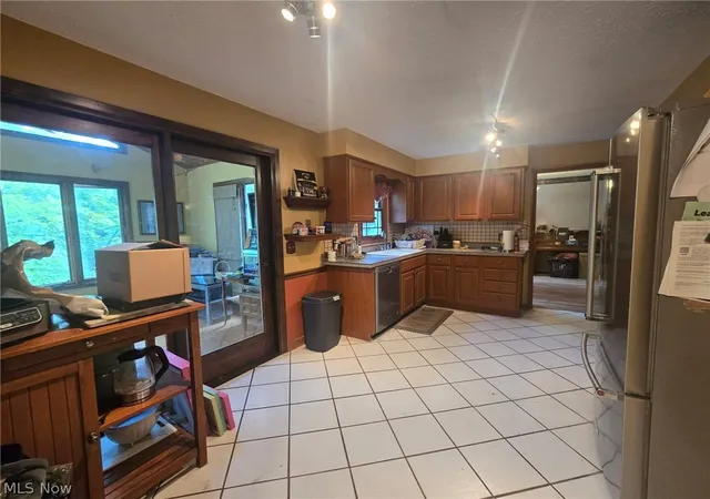 4th image of 11709 Pinewood Trl, Chesterland, OH 44026 | MLS# 5232154