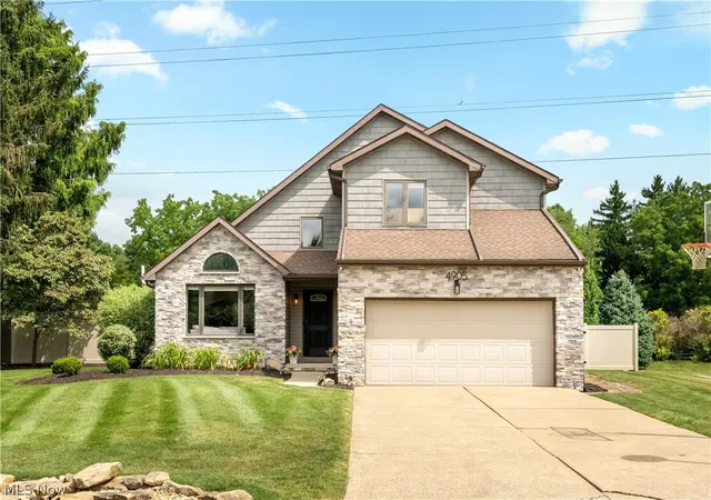 1st image of 4905 Glenridge Cir Ne, Canton, OH 44714 | MLS# 5226911