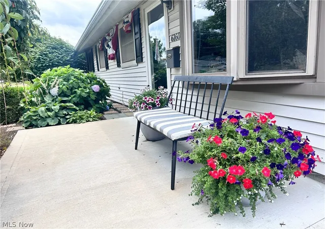 2nd image of 6160 Thistlewood Dr, Mentor, OH 44060 | MLS# 5231880