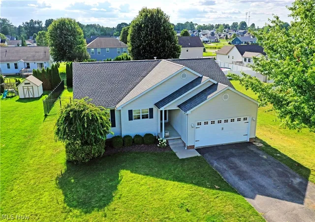 2nd image of 10420 Carrie Dr, New Middletown, OH 44442 | MLS# 5232169