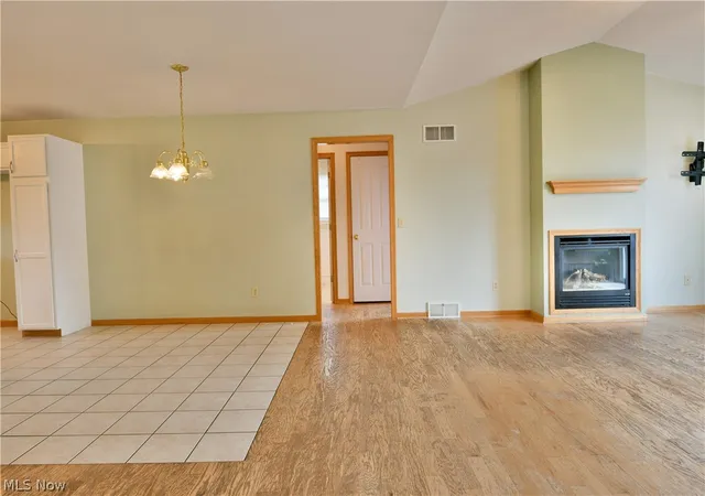 5th image of 10420 Carrie Dr, New Middletown, OH 44442 | MLS# 5232169