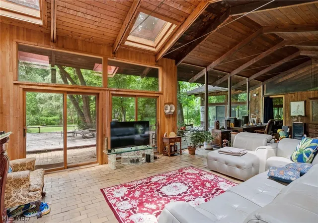 4th image of 13610 Sperry Rd, Novelty, OH 44072 | MLS# 5231174