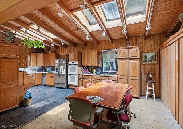 5th image of 13610 Sperry Rd, Novelty, OH 44072 | MLS# 5231174