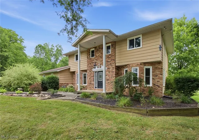2nd image of 11425 Peach Tree Dr, Chesterland, OH 44026 | MLS# 5231450