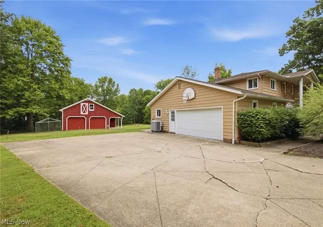 4th image of 11425 Peach Tree Dr, Chesterland, OH 44026 | MLS# 5231450