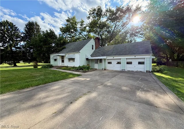 2nd image of 4111 Broadway Ave Ne, Louisville, OH 44641 | MLS# 5231836