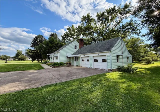 3rd image of 4111 Broadway Ave Ne, Louisville, OH 44641 | MLS# 5231836