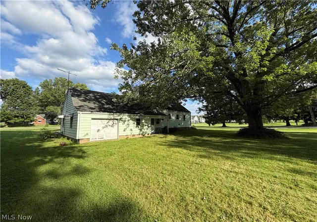 4th image of 4111 Broadway Ave Ne, Louisville, OH 44641 | MLS# 5231836