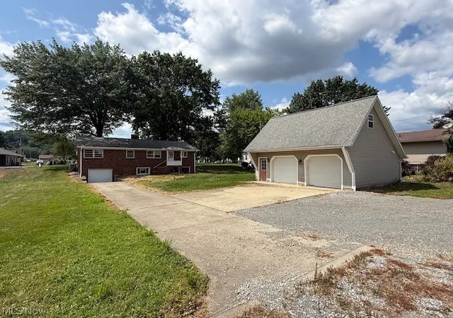 Photo 3 of Sale Pending at 815 3rd Street SW, New Philadelphia, OH 44663 | MLS# 5232084 | Listing updated on 2026-09-23