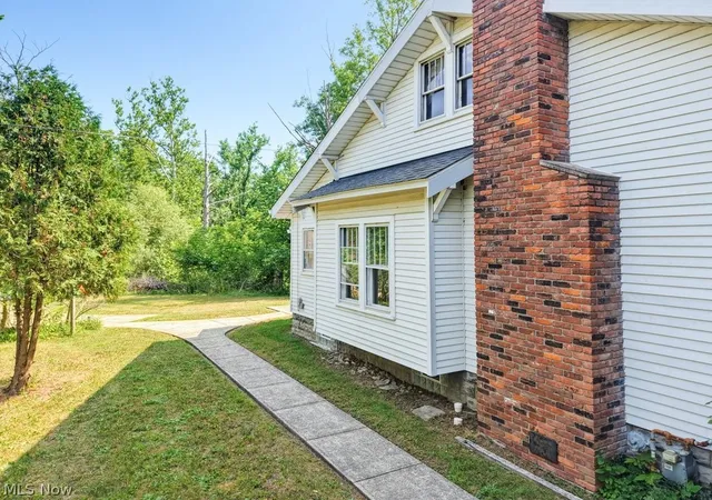 Photo 2 of Sale Pending at 27015 Aurora Rd, Solon, OH 44139 | MLS# 5186871 | Listing updated on 2026-09-01