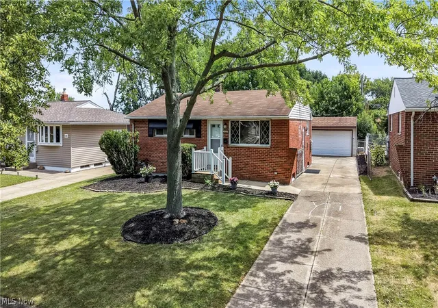 2nd image of 6391 Sandfield Dr, Brook Park, OH 44142 | MLS# 5230956
