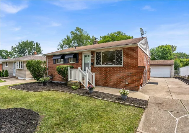 4th image of 6391 Sandfield Dr, Brook Park, OH 44142 | MLS# 5230956
