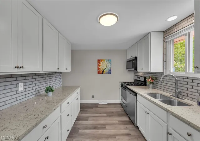 5th image of 6391 Sandfield Dr, Brook Park, OH 44142 | MLS# 5230956