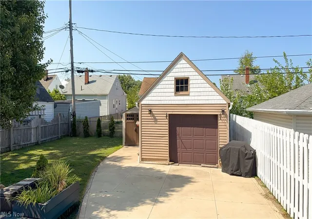 2nd image of 356 E 329th St, Willowick, OH 44095 | MLS# 5232233