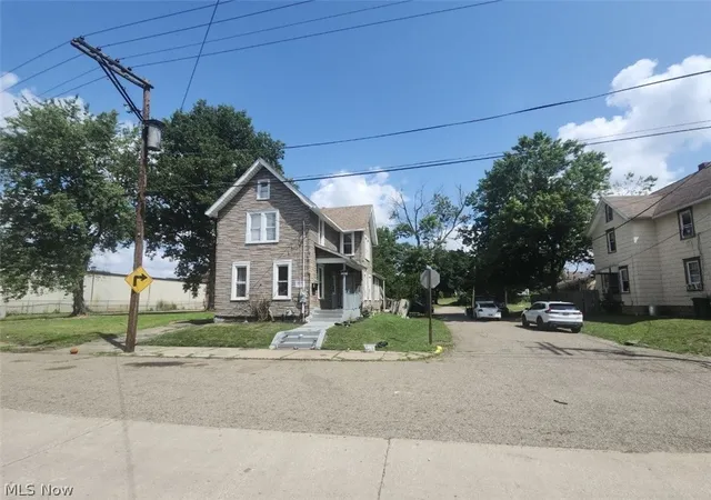 1st image of 1325 4th St Nw, Canton, OH 44703 | MLS# 5232073