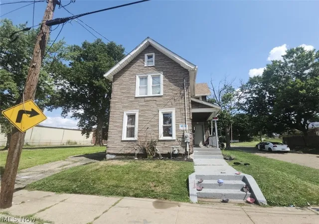 2nd image of 1325 4th St Nw, Canton, OH 44703 | MLS# 5232073