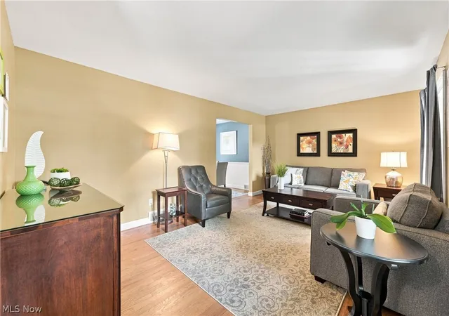 4th image of 4185 Claridge Dr, Austintown, OH 44511 | MLS# 5232200