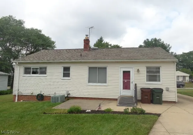 Photo 2 of Single family home for sale at 11141 Gabriella Dr, Cleveland, OH 44130 | MLS# 5231495 | Listing updated on 2026-08-19