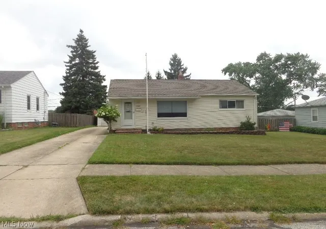 Photo 4 of Single family home for sale at 11141 Gabriella Dr, Cleveland, OH 44130 | MLS# 5231495 | Listing updated on 2026-08-19