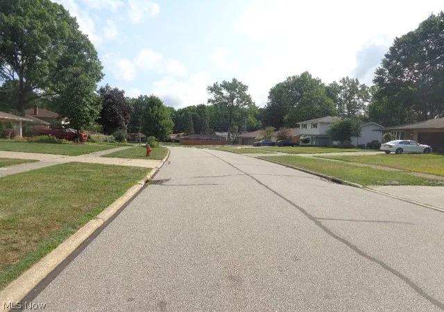 28th image of 979 E Decker Dr, Seven Hills, OH 44131 | MLS# 5231543