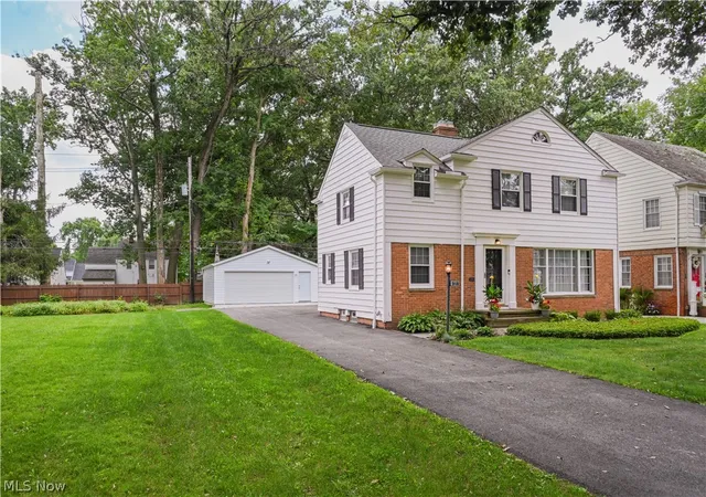 Photo 3 of Sale Pending at 19406 Scottsdale Blvd, Shaker Heights, OH 44122 | MLS# 5219440 | Listing updated on 2026-09-29