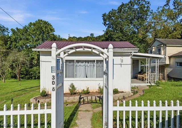 Photo 3 of Single family home for sale at 306 Walnut St, Pennsboro, WV 26415 | MLS# 5231595 | Listing updated on 2026-08-10