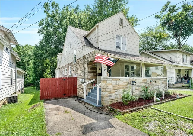 2nd image of 15 Massachusetts Ave, Poland, OH 44514 | MLS# 5229915