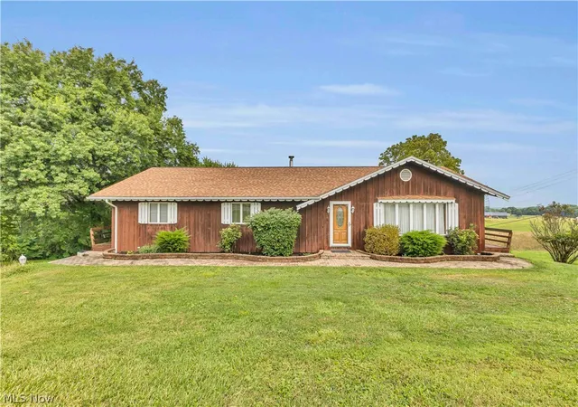 1st image of 2538 Tabor Ridge Rd Ne, Mineral City, OH 44656 | MLS# 5231482