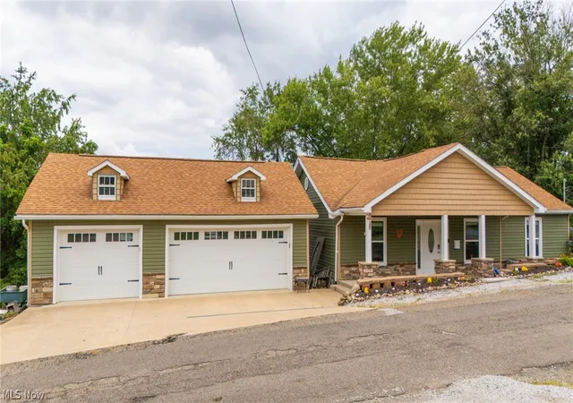 2nd image of 107 Broad St, St Clairsville, OH 43950 | MLS# 5232132
