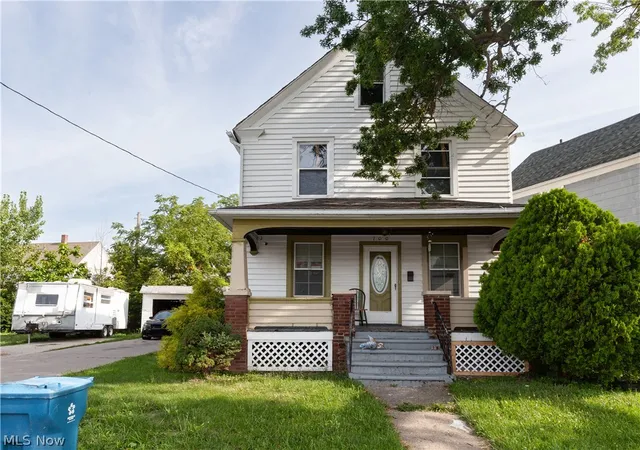1st image of 700 W 17th St, Lorain, OH 44052 | MLS# 5230958