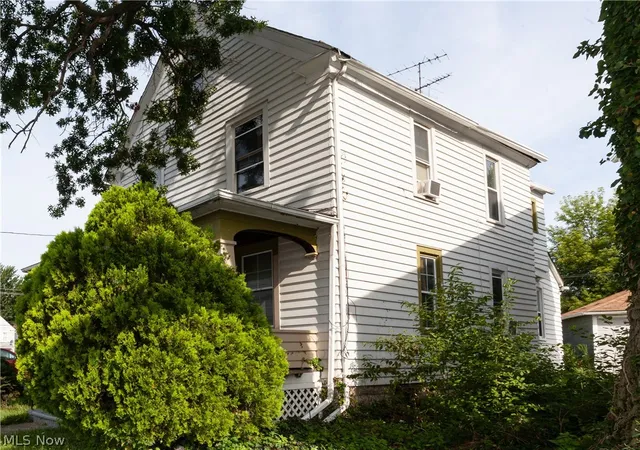 3rd image of 700 W 17Th St, Lorain, OH 44052 | MLS# 5230958