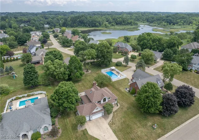 2nd image of 8521 Gentry St Nw, Massillon, OH 44646 | MLS# 5232378